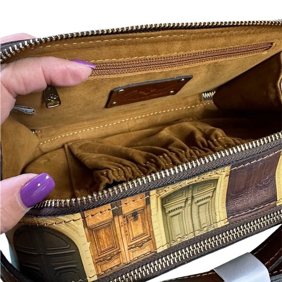 NEW WITH TAGS Patricia Nash Crossbody Doorways to Italy l “Alessa” - Picture 5 of 12